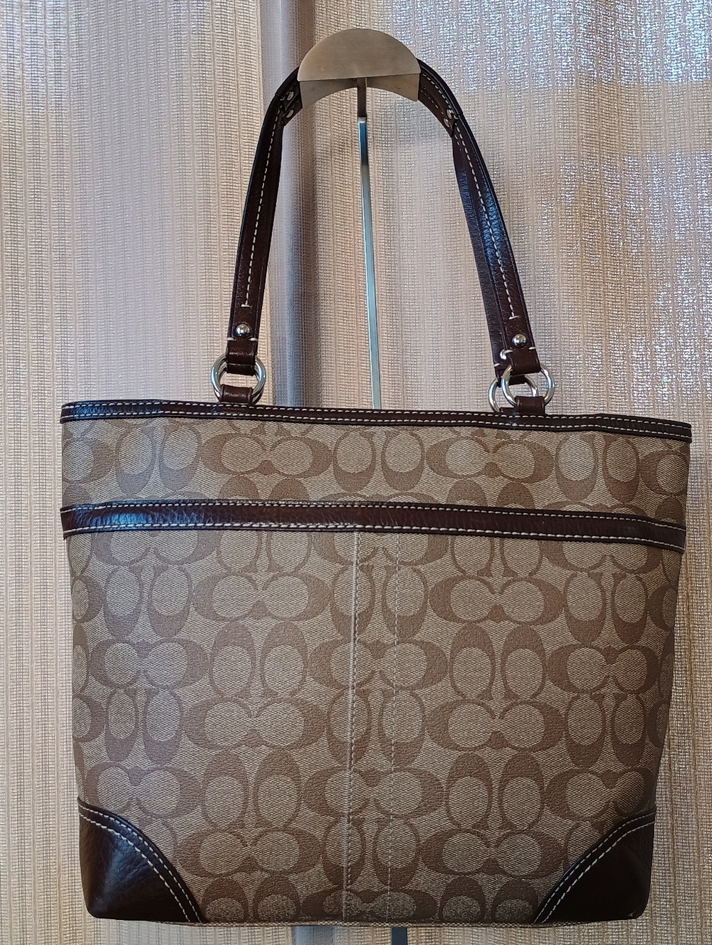 Coach - Picture 2 of 8